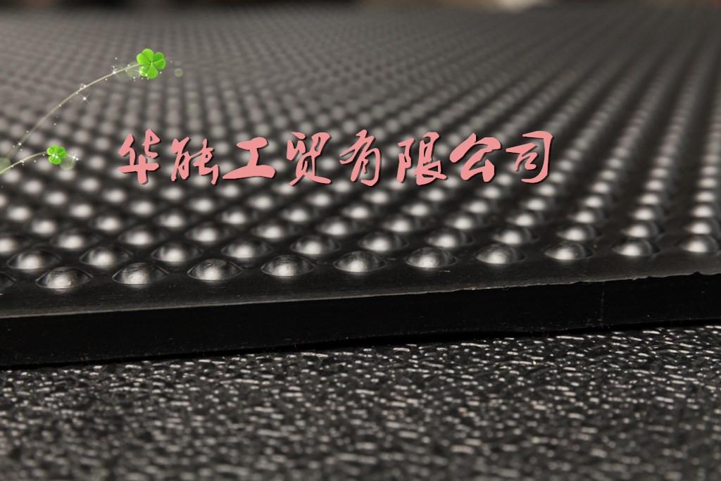 ***橡胶垫 防滑垫 牛床畜牧垫 牛舍隔凉垫 抗损耐磨橡胶垫