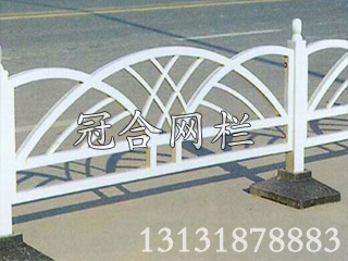 路政护栏 市政交通护栏 人行道路隔离栏 马路***隔离护栏