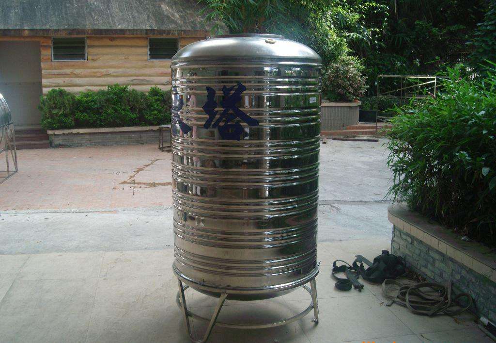 武汉不锈钢水箱安装，楼顶安装储水箱