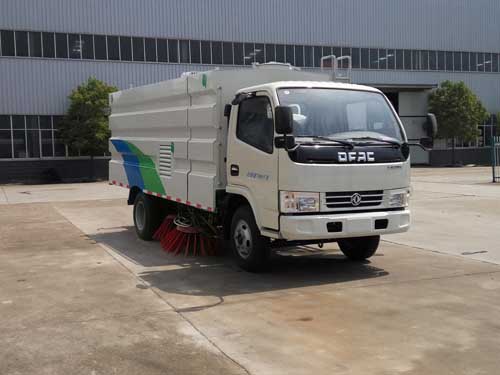 东风小多利卡扫路车