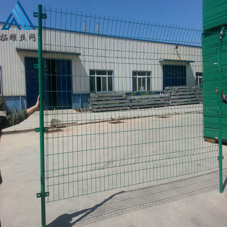 厂家***边丝护栏网高速公路护栏网