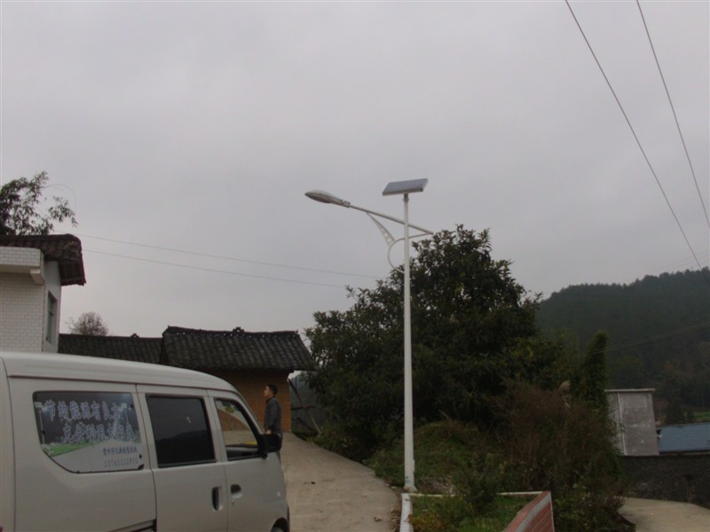 北海6米太阳能路灯/多少钱一套