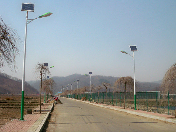 花垣县太阳能路灯价格多少/厂家安装电话