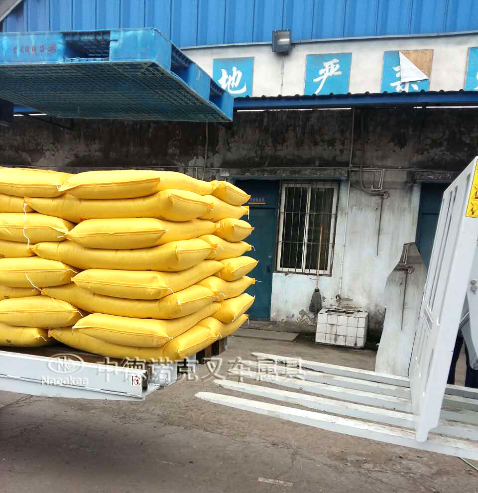 中德诺克叉车属具 绅缩叉车 物流搬运解决方案