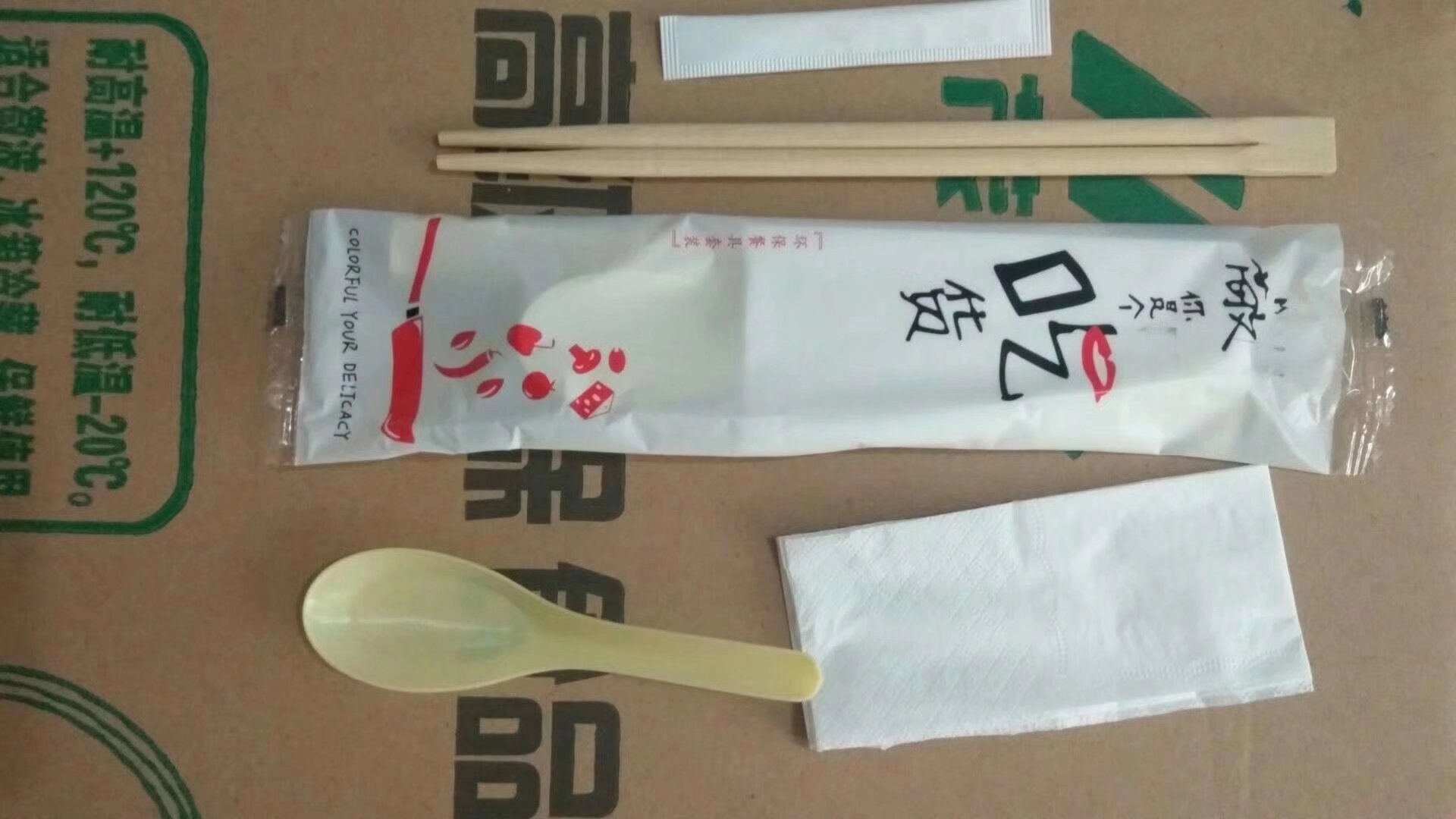 外卖筷子套装，筷子纸巾勺子牙签包装，方便卫生筷子套装