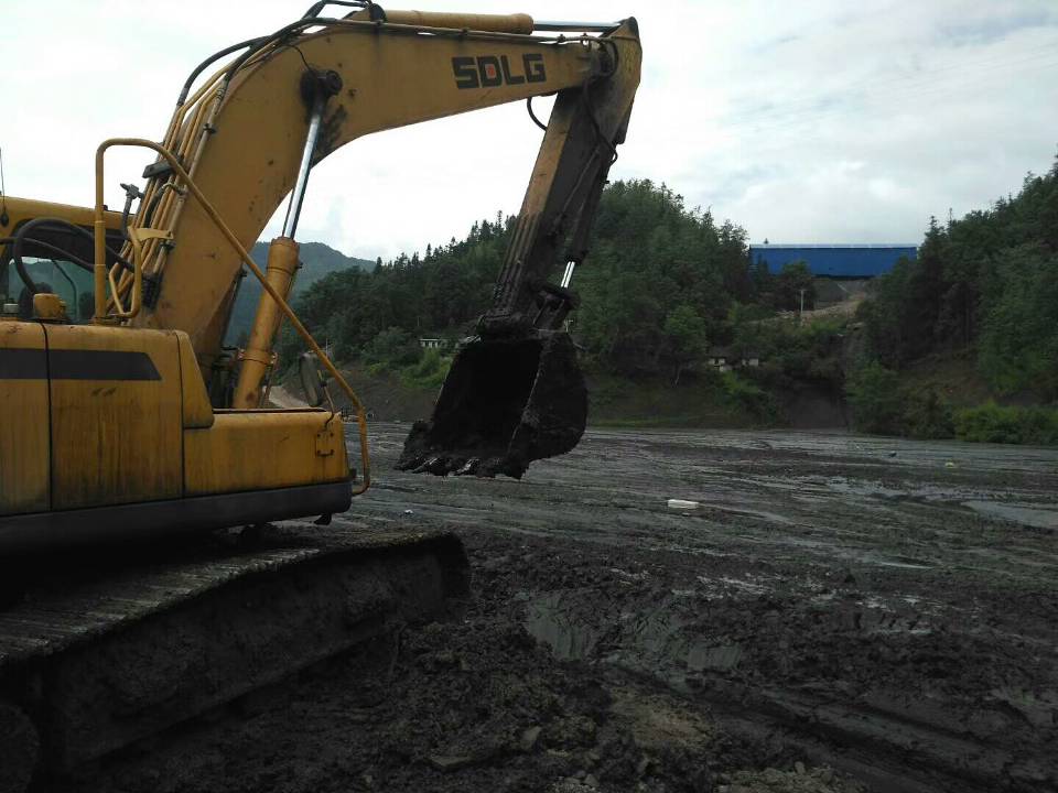 德格河道淤泥固化剂 德格河道治理工程价格