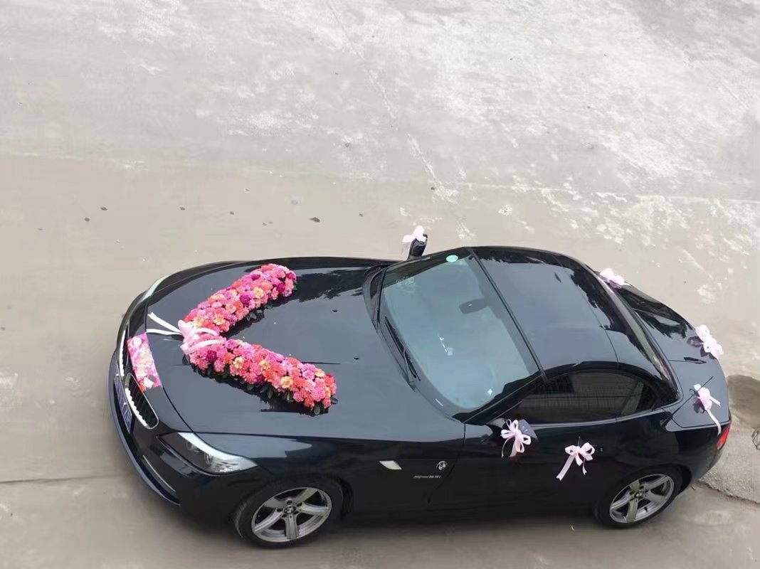接送机租奔驰什么价广州花都区豪华婚礼租车奔驰自驾手续怎么办理