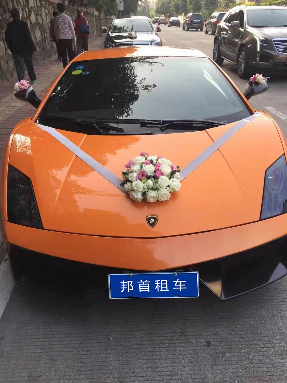 广州婚庆租车网海珠区婚车宾利奔驰保时捷婚车多少钱一天