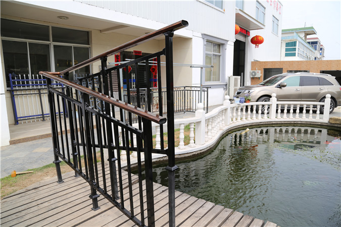 固格澜栅 江苏南通小区楼梯扶手 苏州锌钢楼梯栏杆