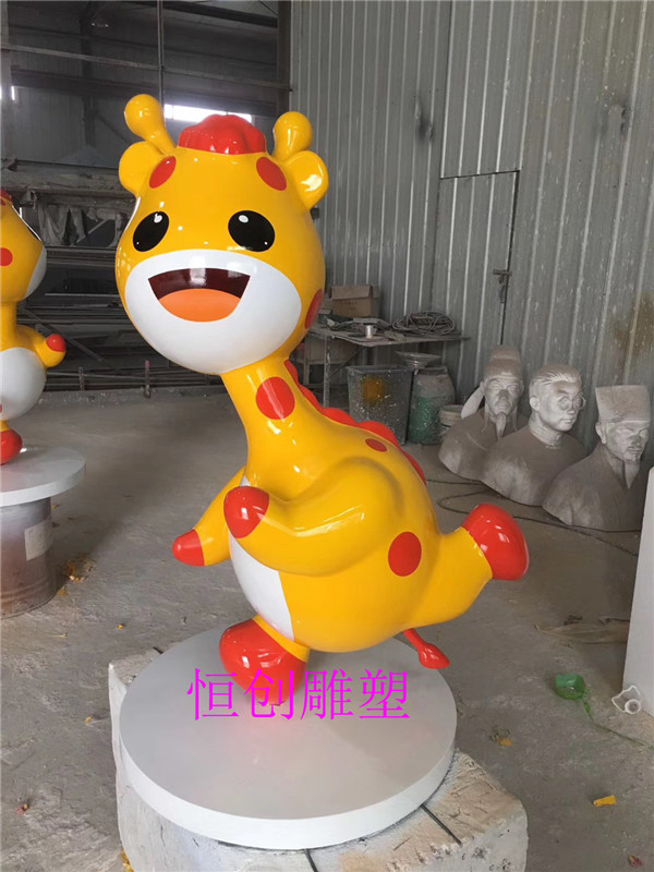 中山玻璃钢彩绘小鹿雕塑 玻璃钢卡通动物雕塑定制