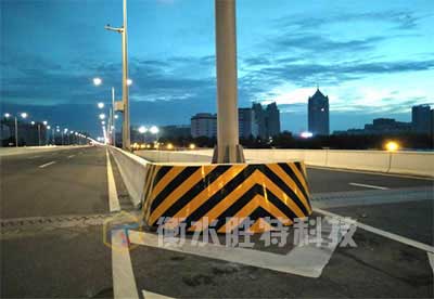 高速公路桥墩防撞设施