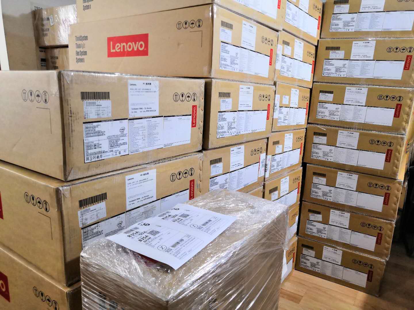 联想服务器机架式SR590高性价比主流服务器