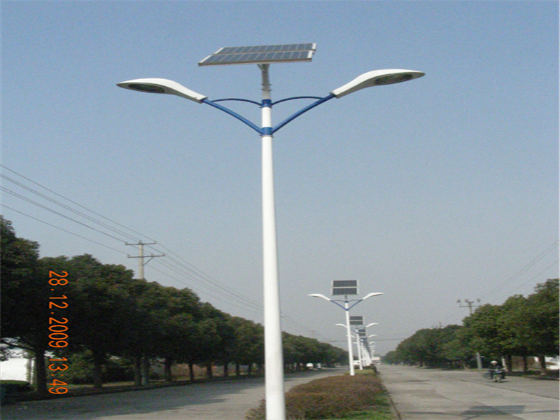 泊头太阳能路灯***格-太阳能路灯厂家电话
