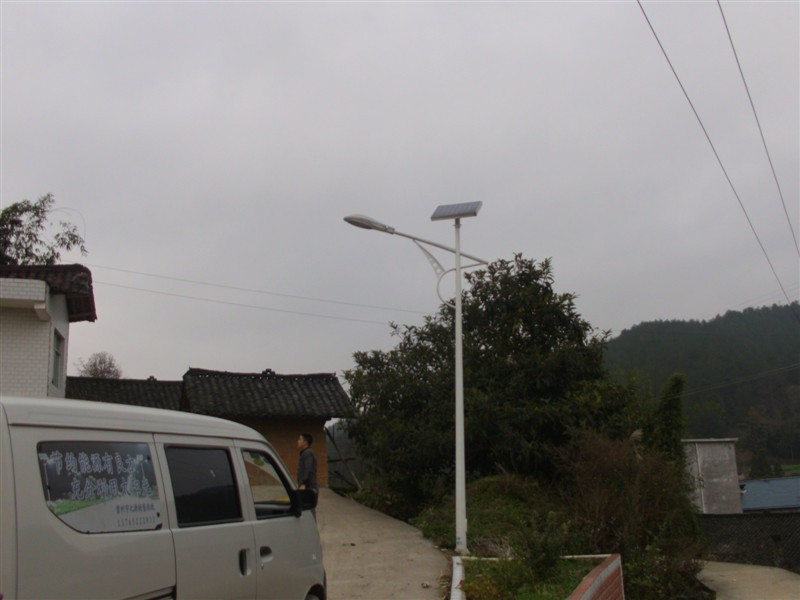 呈贡太阳能路灯***厂家-太阳能路灯安装价格