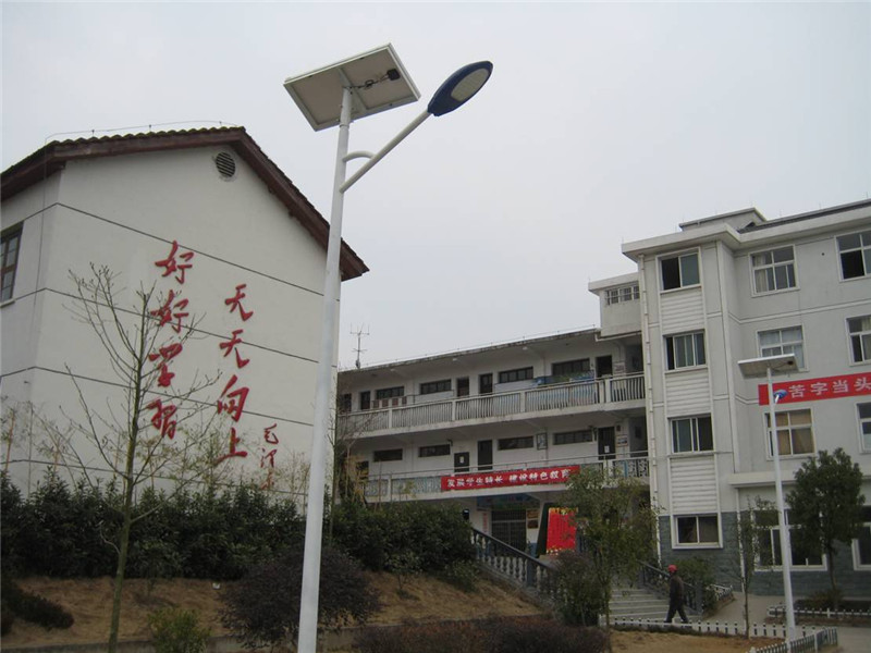 锡林浩特太阳能路灯***厂家-太阳能路灯安装价格