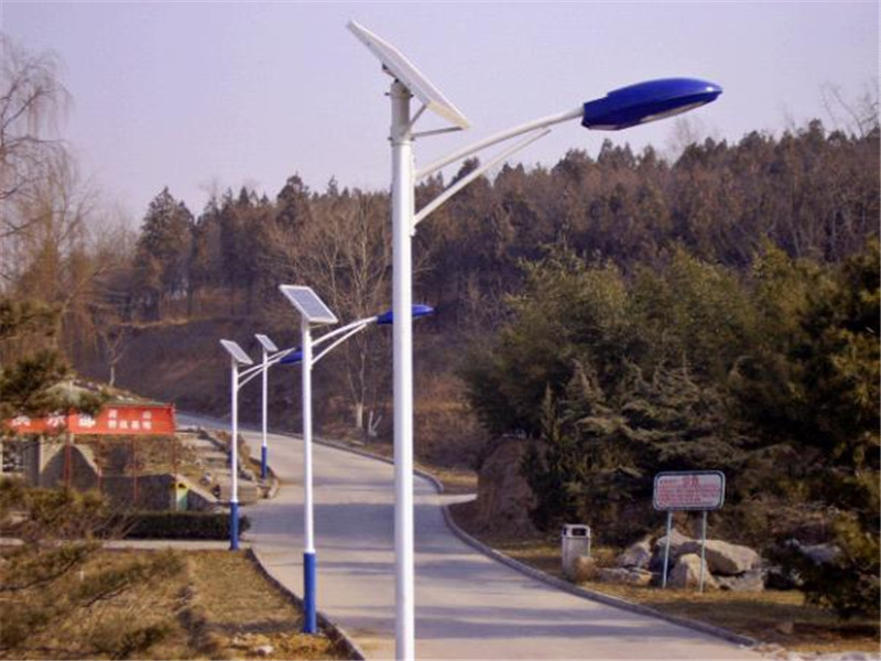 麦盖提县太阳能路灯***厂家-太阳能路灯安装价格
