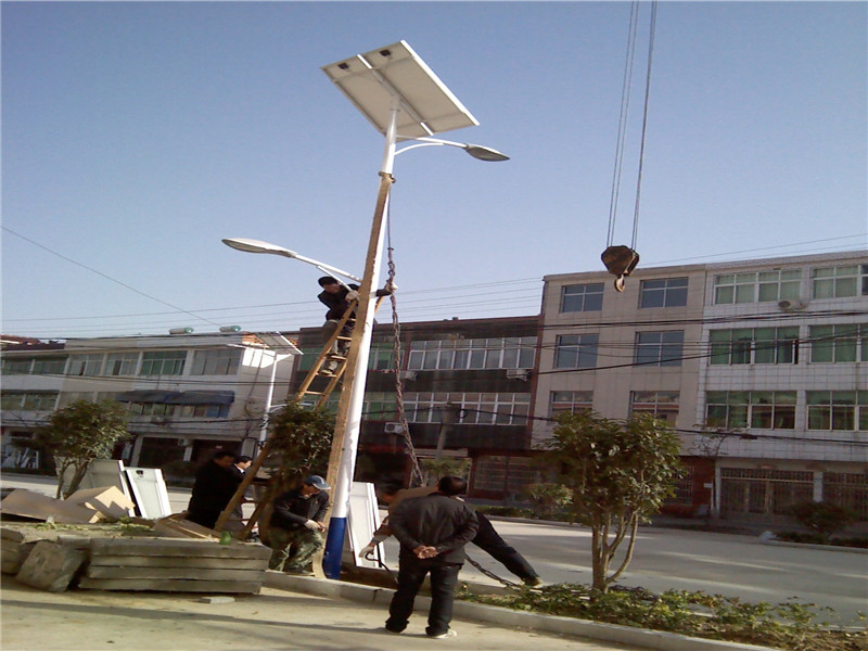 南芬太阳能路灯***格-太阳能路灯厂家电话