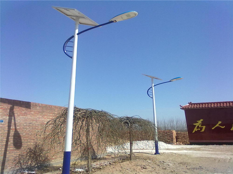 金口河太阳能路灯***厂家-太阳能路灯安装价格