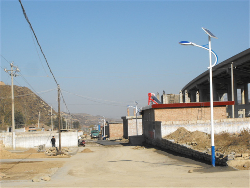 邹平县太阳能路灯***格-太阳能路灯厂家电话