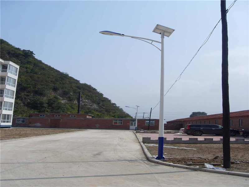 江夏太阳能路灯***厂家-太阳能路灯安装价格