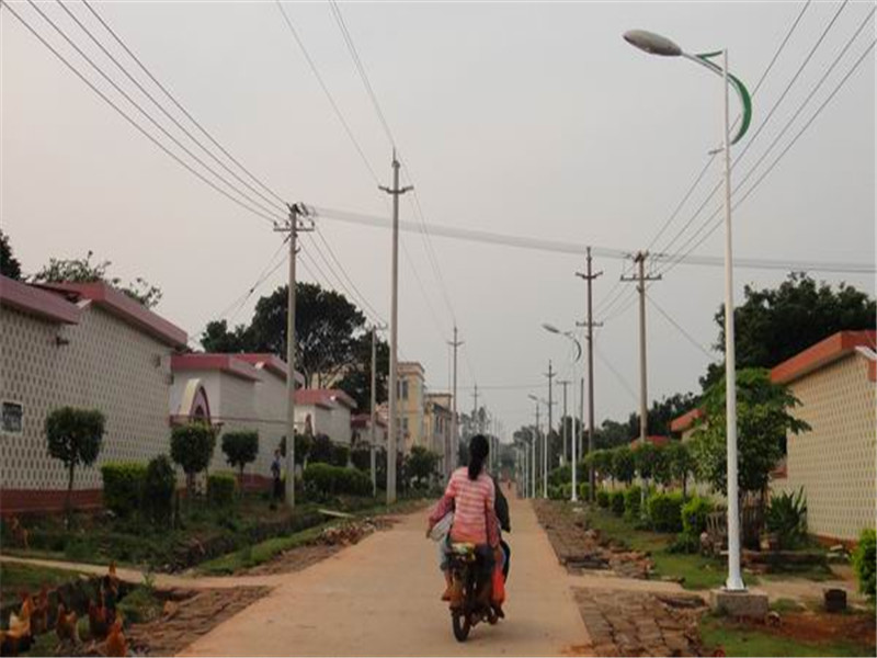 鸡东县太阳能路灯***格-太阳能路灯厂家电话