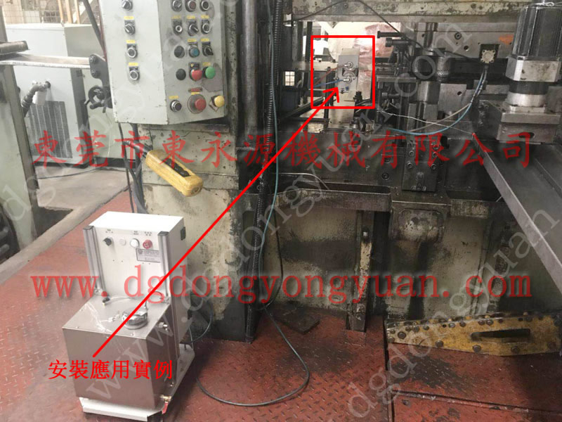 AKM-600 冲压件涂油设备，不锈钢水盘冲压自动喷油机