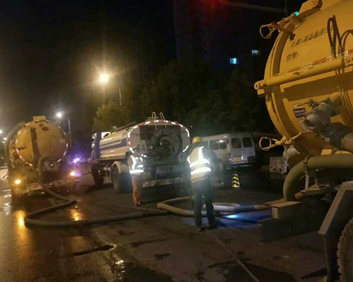 西安抽泥浆公司,西安泥浆清运车,西安拉泥浆车,