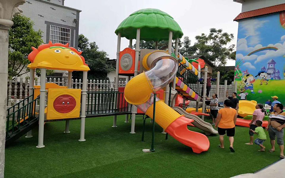 深圳景区滑梯定制，室外幼儿园小博士滑梯