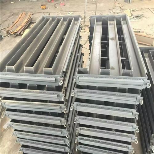 路基防护栅栏模具_铁路部门栅栏建设_专用图集设计