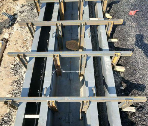 生态边沟钢模板_设计符合要求_公路排水附属工程设施建设
