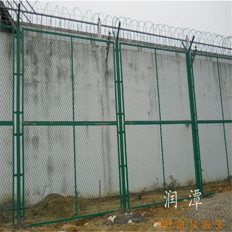 湖南 监狱围墙用的铁丝网 隔离网墙