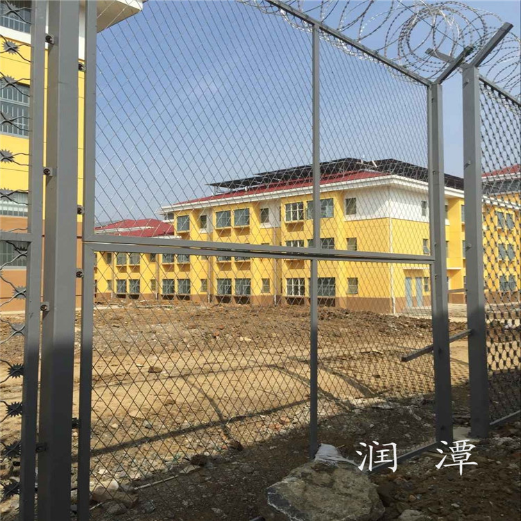福建 封闭铁丝网 刀片菱形护栏网