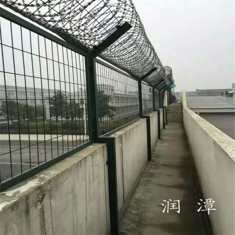 江苏 防攀爬监狱围墙网 刀刺片隔离网墙