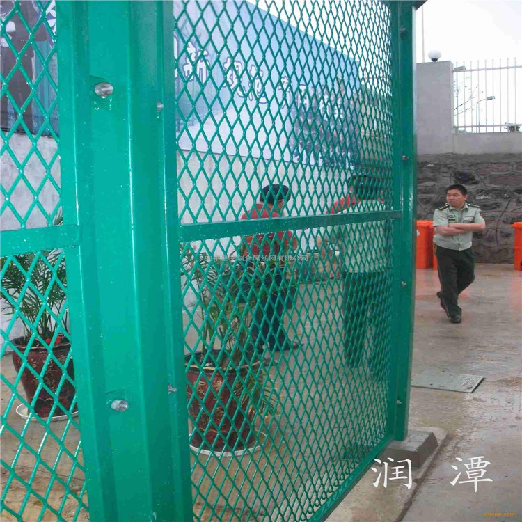 福建 封闭铁丝网 刀片菱形护栏网
