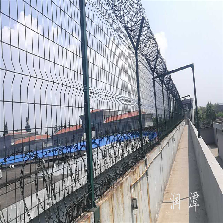 四川 武警隔离网 钢丝网隔离墙