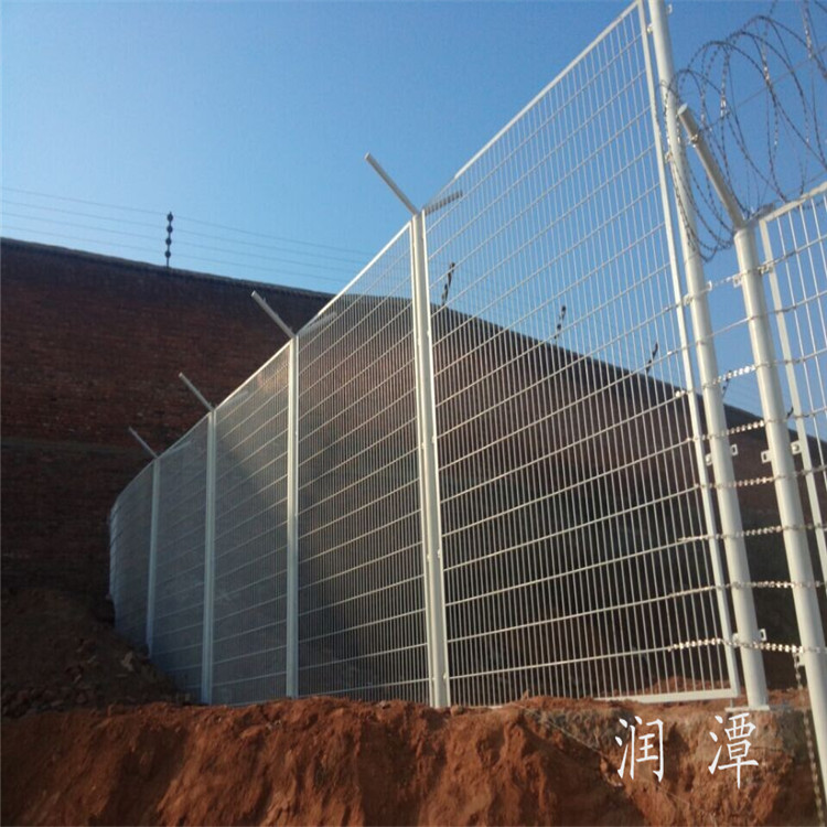 福建 封闭铁丝网 刀片菱形护栏网