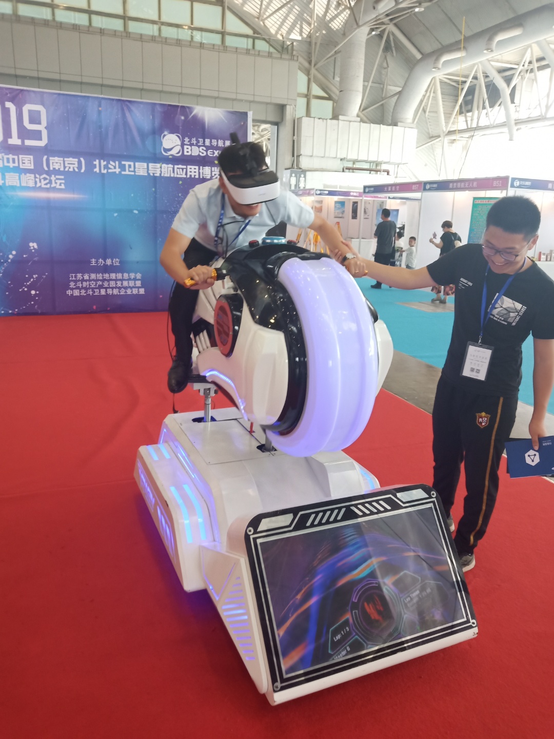 新款游戏体验VR设备—VR摩托车设备出租租赁