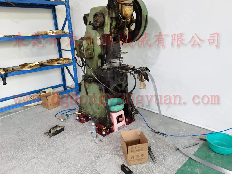 昆山楼上机器防振器，JEDLA振动试验机用减震器 找东永源