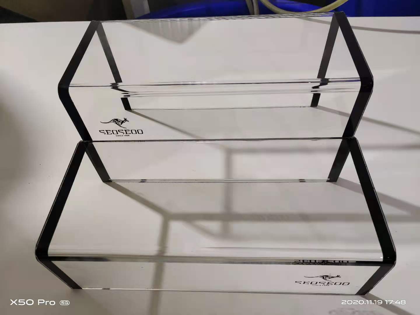 郑州亚克力热弯展示架-郑州亚克力热弯展示架定制加工
