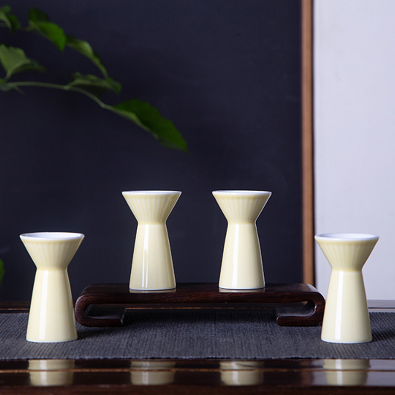 仿古陶瓷小酒杯一口杯 白色创意酒盅 家用复古白酒杯酒具