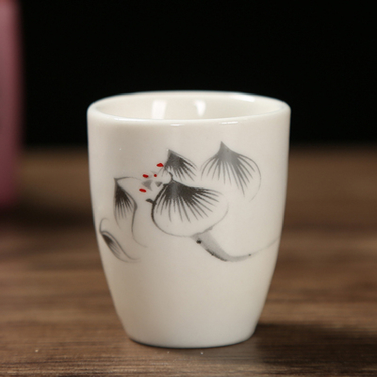 陶瓷家用中式传统小酒杯 白酒黄酒清酒盅 创意迷你一口杯酒具