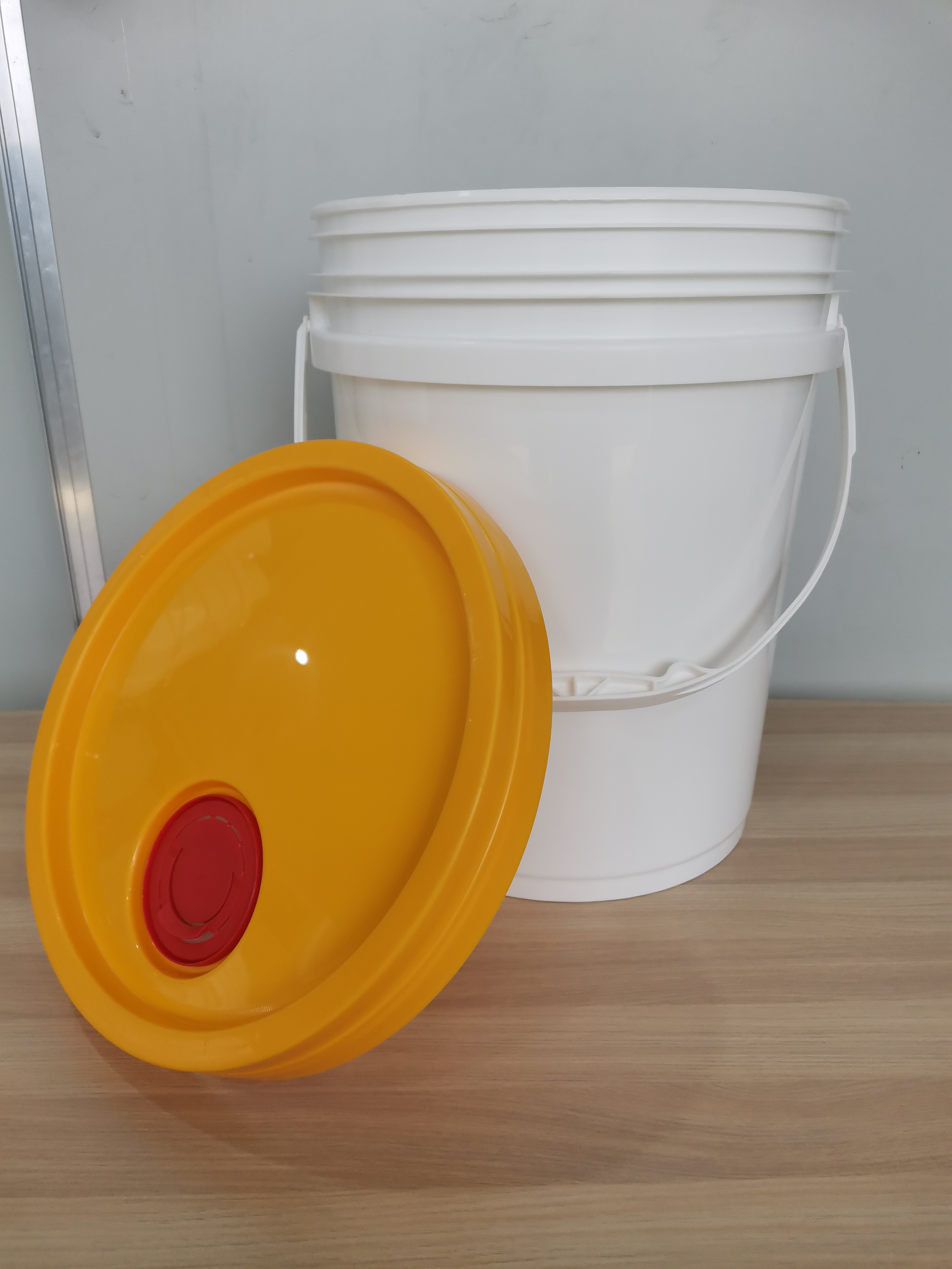 厂家直供20L美式桶塑料桶涂料桶润滑油桶