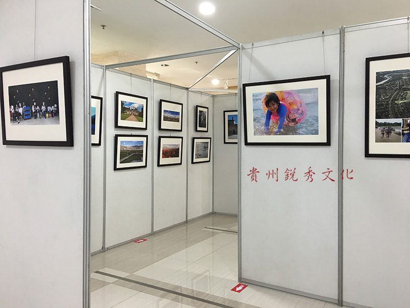 贵阳画展摄影展书画展策划布置公司 展板挂画展架安装搭建公司