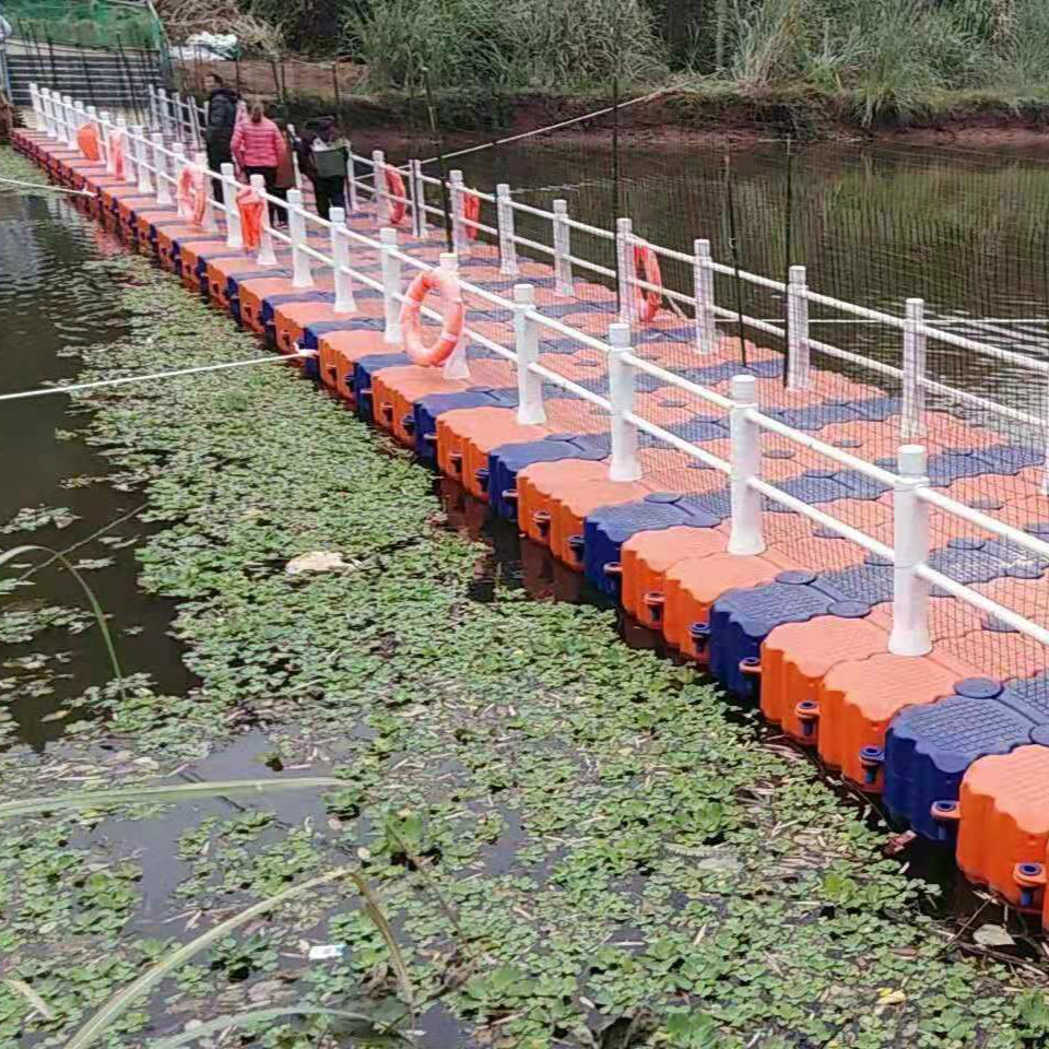 景观浮桥浮筒码头摩托艇泊位水上浮筒平台浮动游艇码头