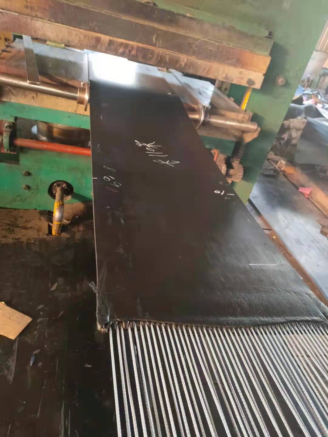 斗式钢丝绳输送带    输送机钢丝绳输送带