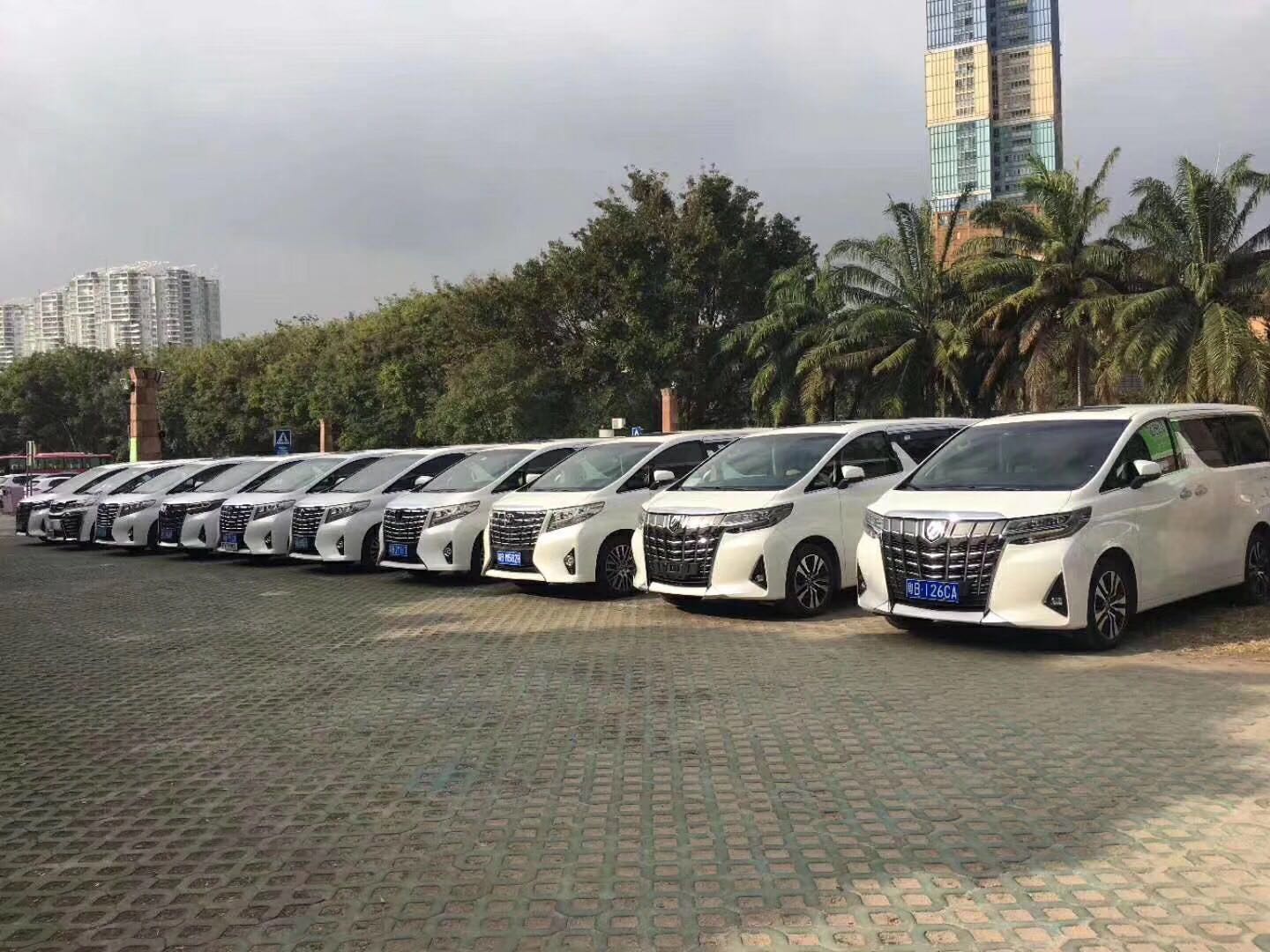 花都区丰田埃尔法自驾租车,广州租赁丰田7座保姆车企业接待租车