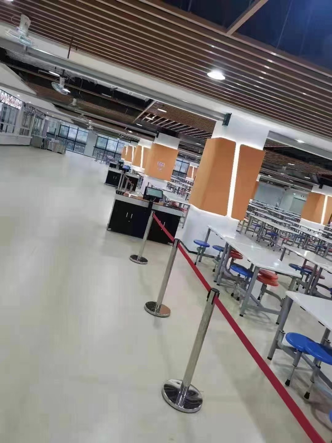 餐厅通过使用智慧餐台大幅提高结算效率防止错乱帐的发生